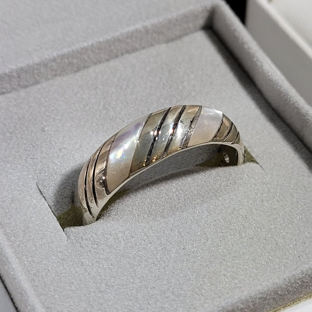 Sterling Silver Mother of Pearl Ring